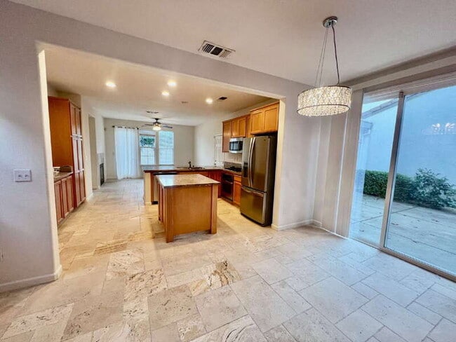 Building Photo - 668 Granite Ln