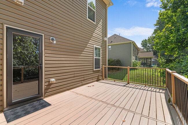 Building Photo - 240 E Quailwood Dr