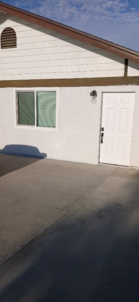 Building Photo - 657 Carefree Dr