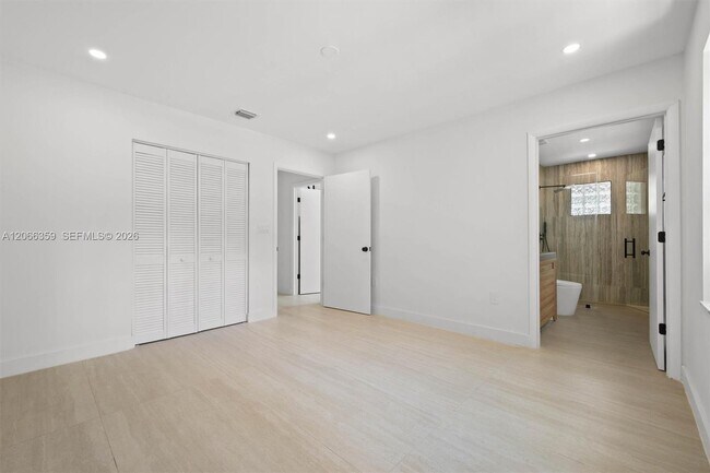 Building Photo - 11770 Griffing Blvd