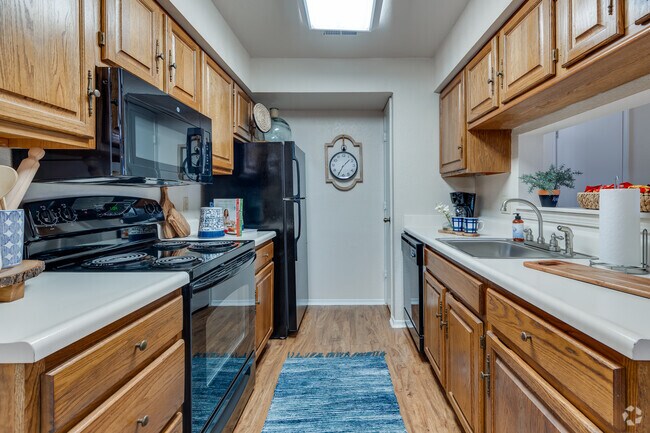 2BR, 2BA - 1063SF - Barrington Apartments
