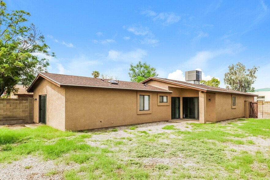 Building Photo - 11175 N 82nd Ln