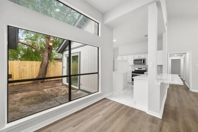 Building Photo - 12710 Hill Branch Dr