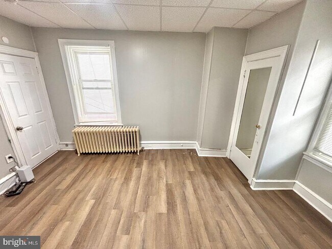Building Photo - 223 S 49th St