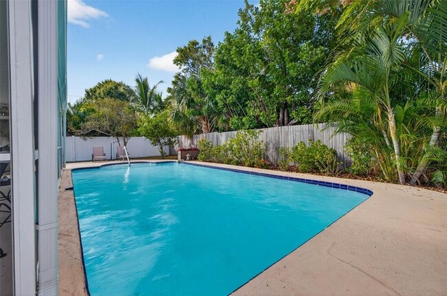 Building Photo - 1334 59th St N