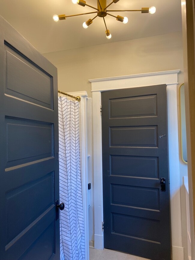 Building Photo - 322 N New Madrid St