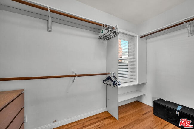 Building Photo - 8207 Stewart Ave