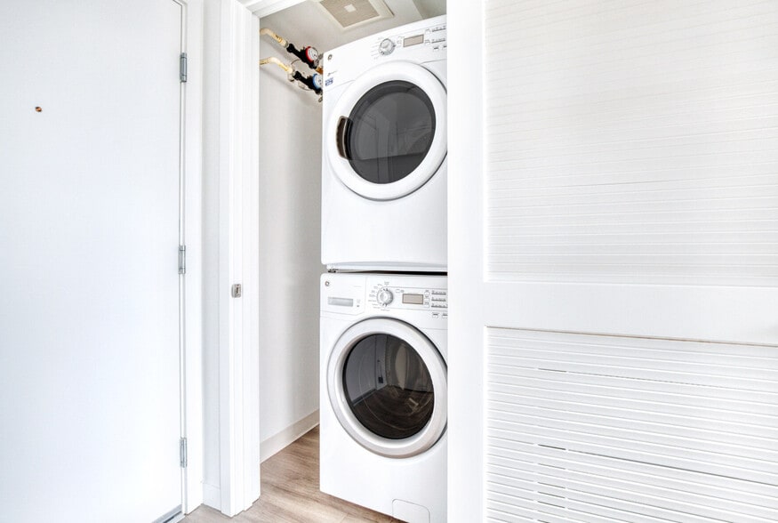 Building Photo - 2690 152nd Ave NE