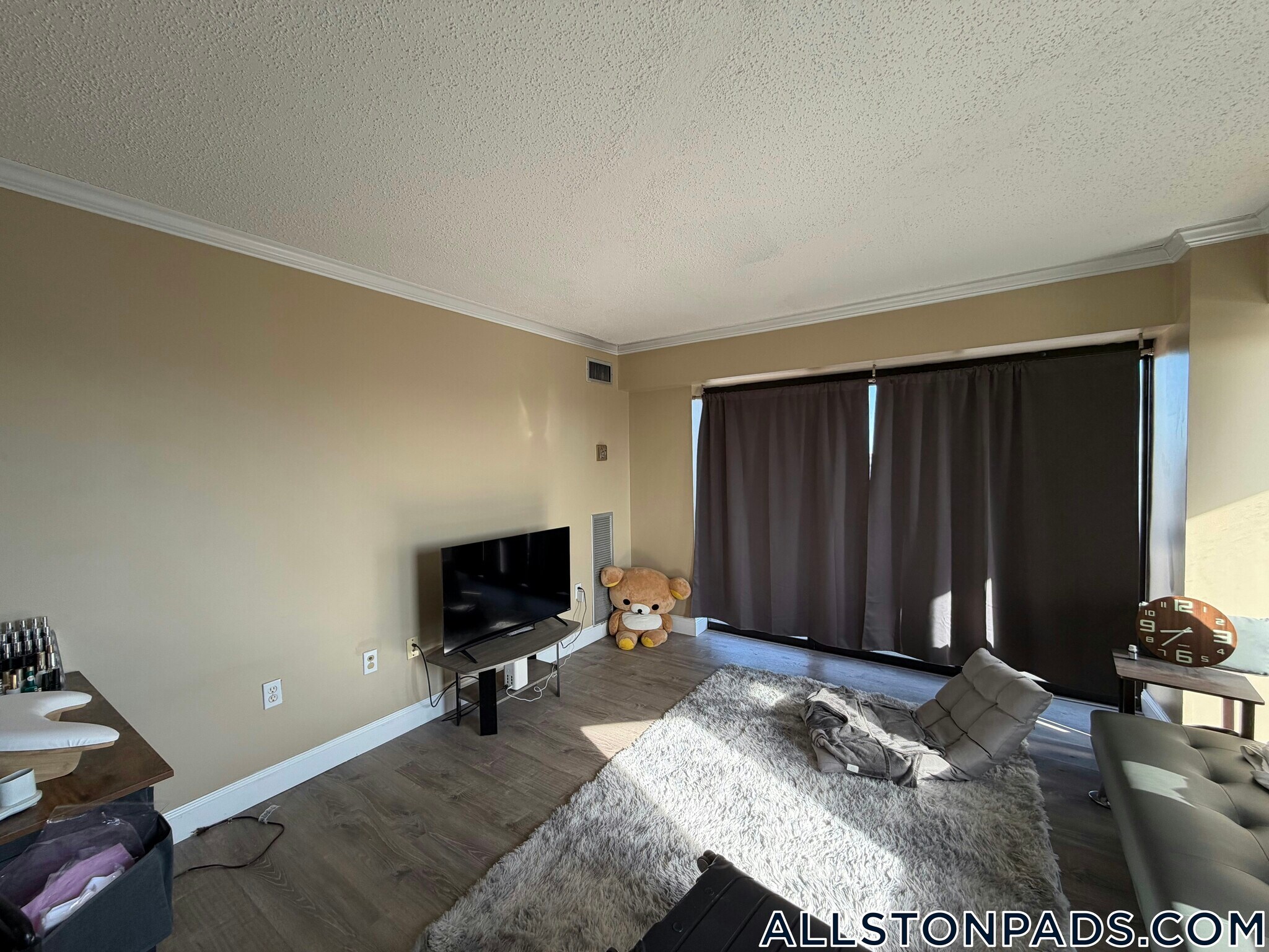 Building Photo - 15 N Beacon St