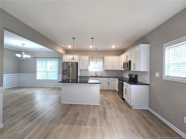 Building Photo - 7018 Summerlin Dr