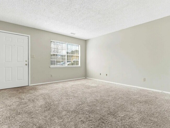 Building Photo - 1935 Springlake Ct