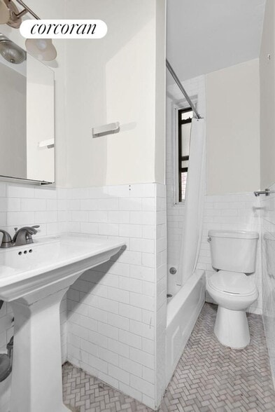 Building Photo - 145 Borinquen Pl