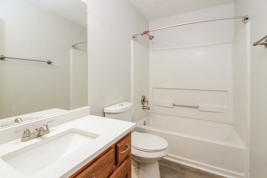 Building Photo - 7095 Brandee Dr
