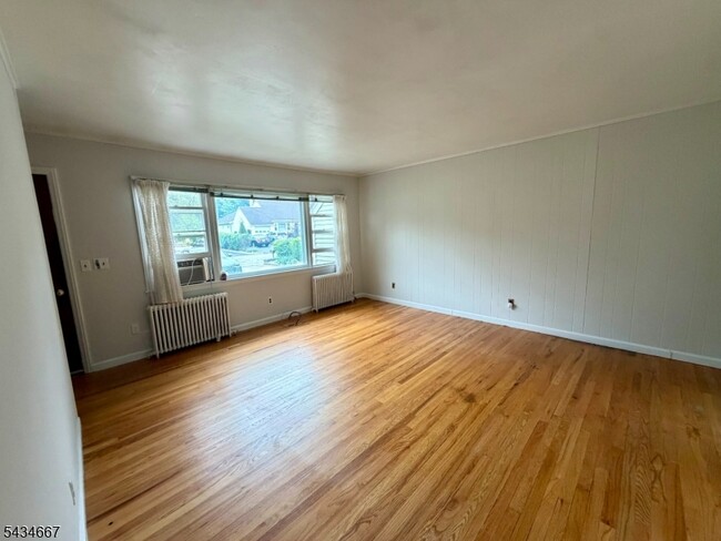 Building Photo - 5 Mulberry Ln