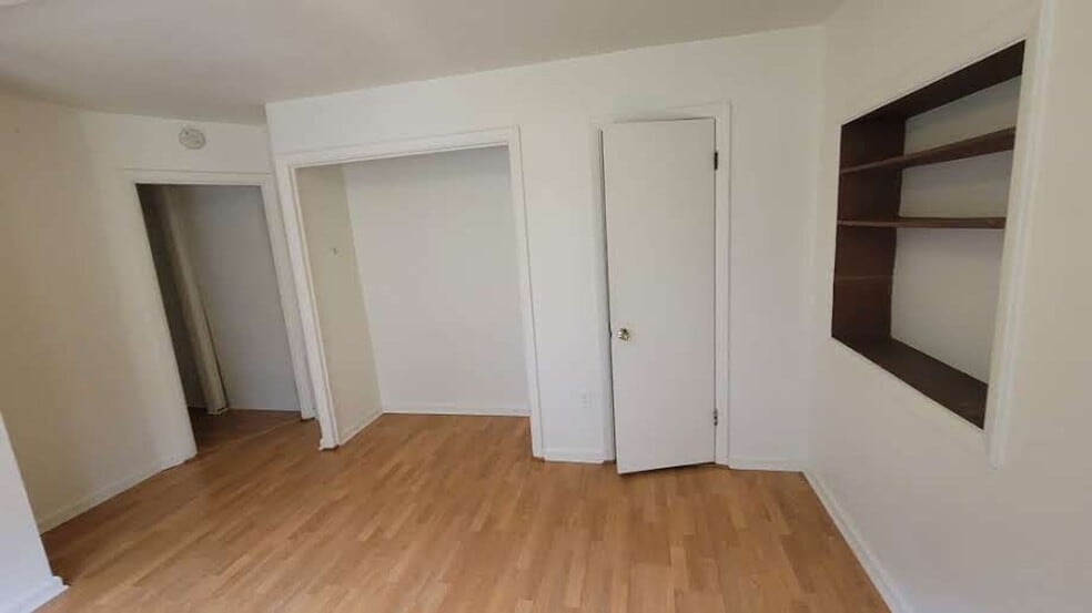 Building Photo - 5244-5308 NE Wistaria Drive