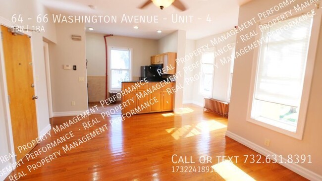 Building Photo - 2nd Floor Huge 1 BR 1 BA in Historic Old B...