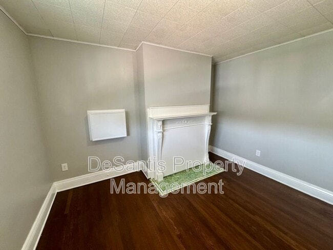 Building Photo - 227 5th Ave