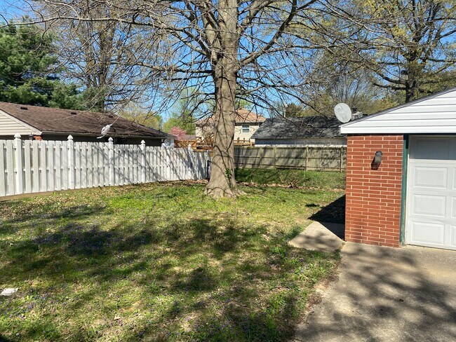 Building Photo - 10811 Jacqueline Way