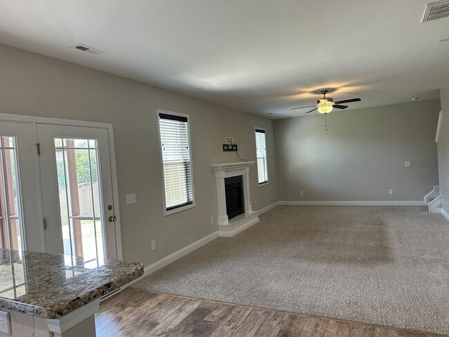 Building Photo - 5233 Debut Ave
