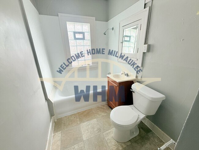 Building Photo - 2409 N 49th St