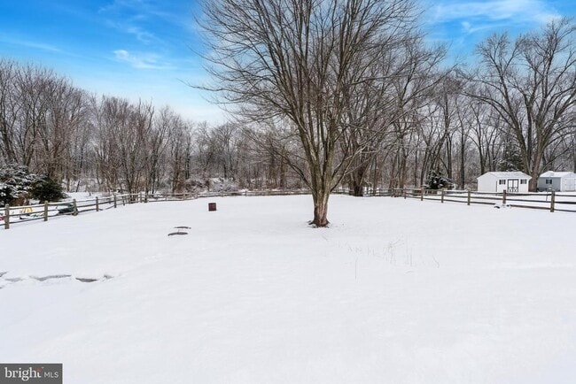 Building Photo - 1687 E Main St