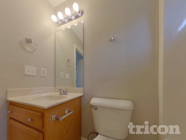 Building Photo - 225 Silver Fox Trail