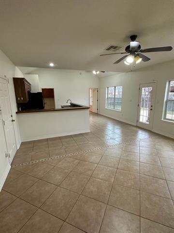 Building Photo - 3310 Silver Oaks Dr