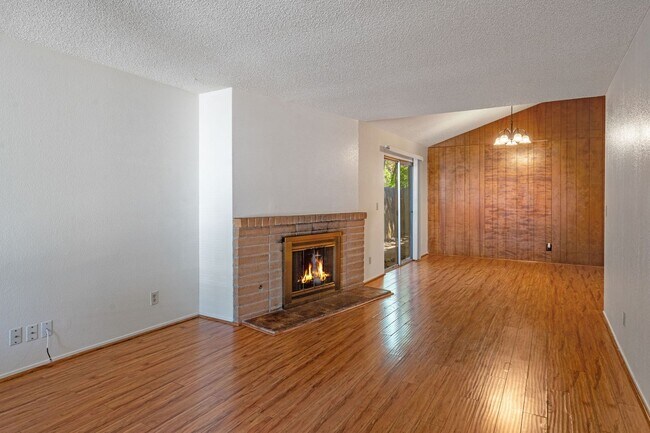 Building Photo - 4830 Suncrest Way