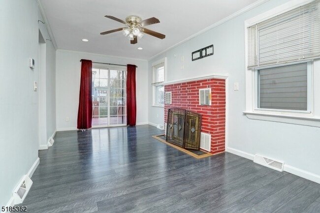 Building Photo - 26 Manito Ave