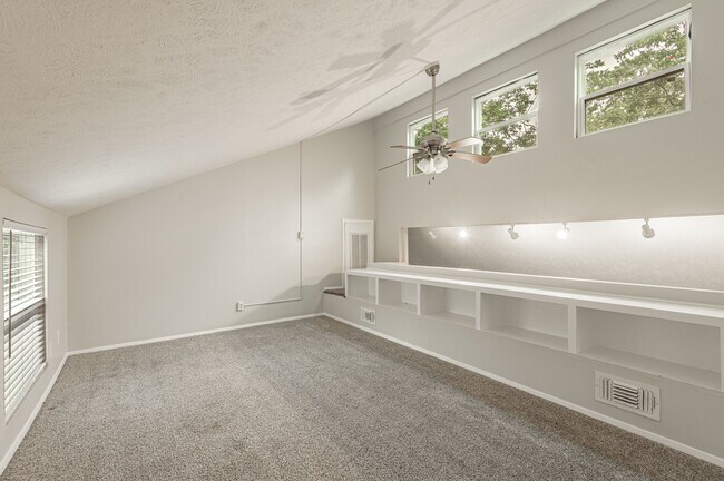 Building Photo - 26620 Primrose Ct