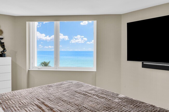 Building Photo - 550 S Ocean Blvd