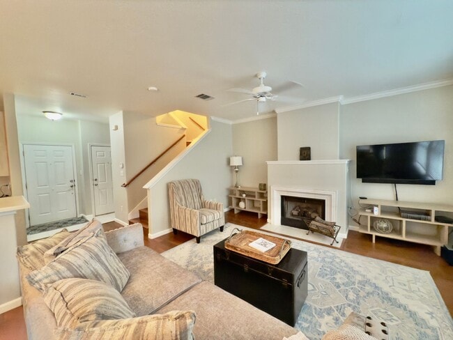 Building Photo - 2 Bedroom Townhome in Westcreek Ranch