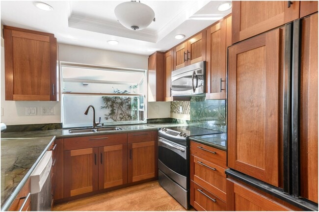 Building Photo - Beautiful Woodbridge Home!