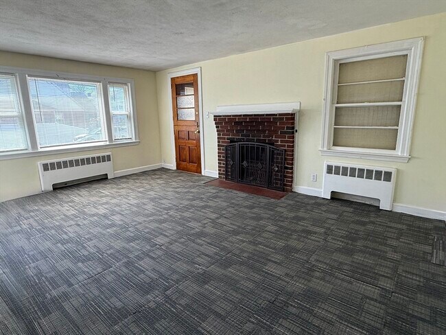 Building Photo - 27 Hartwell St