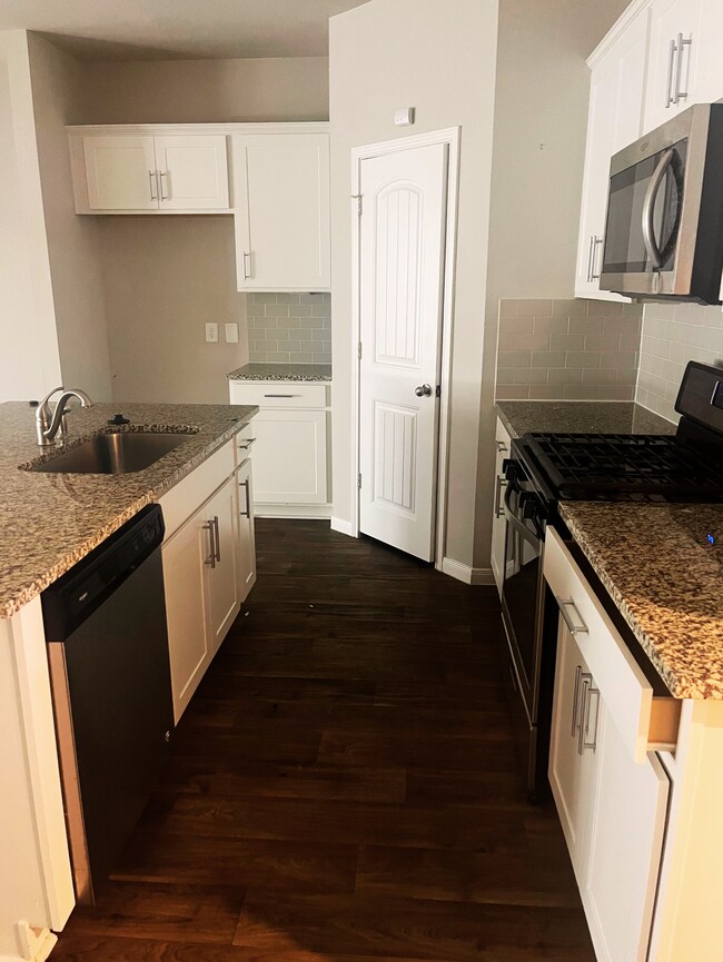 Building Photo - 531 Golden Grove Pky