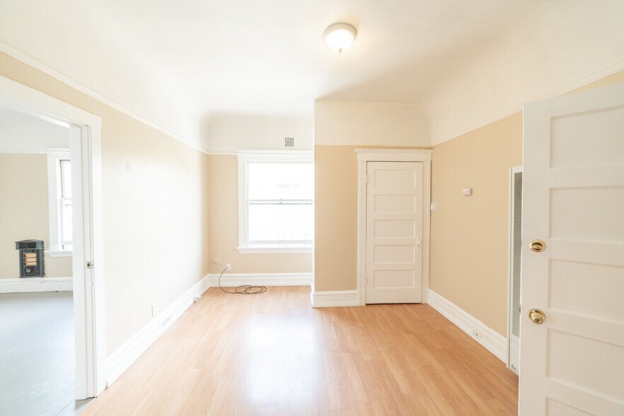 Building Photo - 2122 Dwight Way
