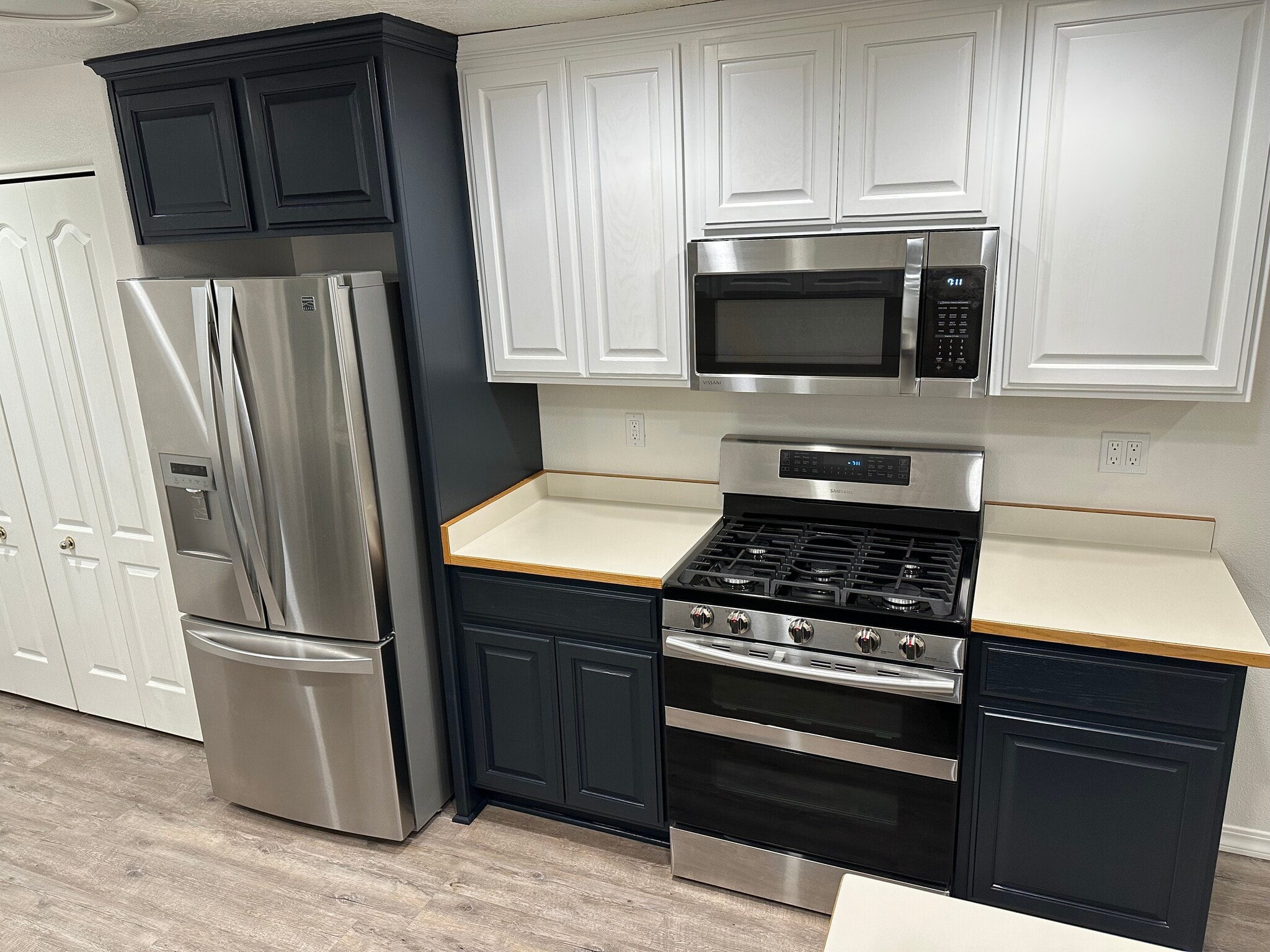 Building Photo - 1515 W Harbeck Rd