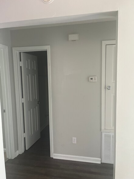 Building Photo - 1843 W Jackson St