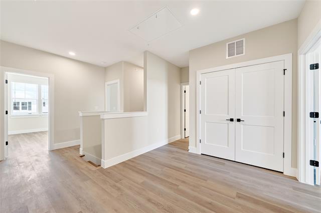 Building Photo - 207 Melody Ln