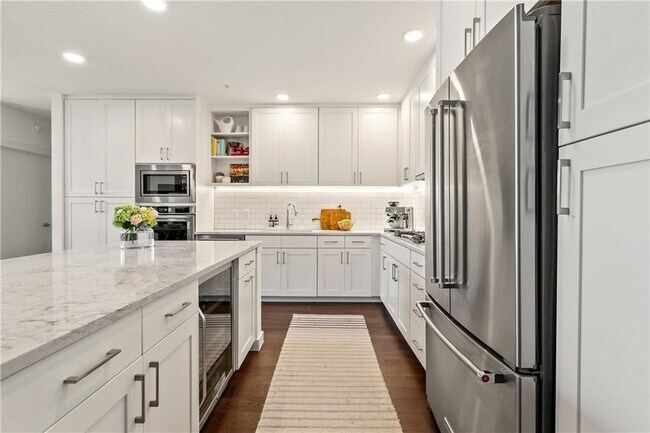 Building Photo - 900 S 1st St