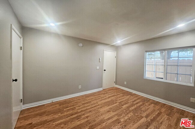 Building Photo - 6946 Jellico Ave