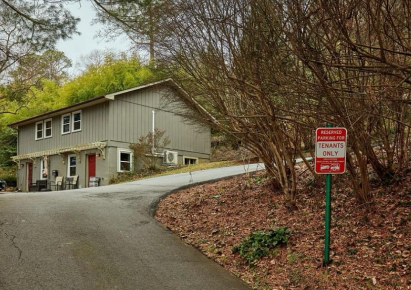 Building Photo - 47 Aurora Dr