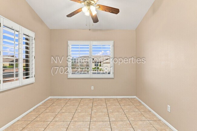Building Photo - SE!! Stallion Mountain!! Gated!!! Single Story Home!! No Carpets!!! Covered patio!! Water Conditi...
