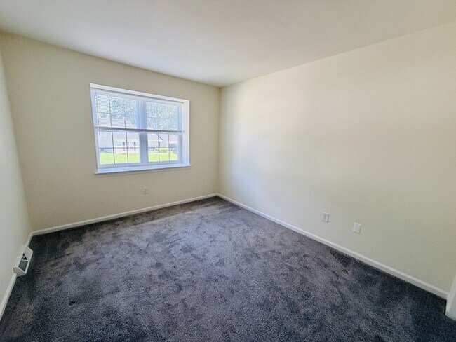Building Photo - 168 Stoney Dr