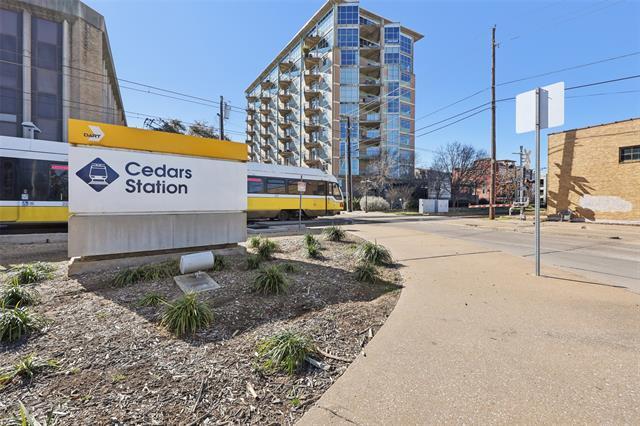 Building Photo - 1001 Belleview St
