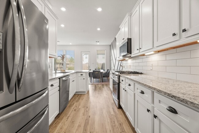 Building Photo - 4103 Balboa Dr