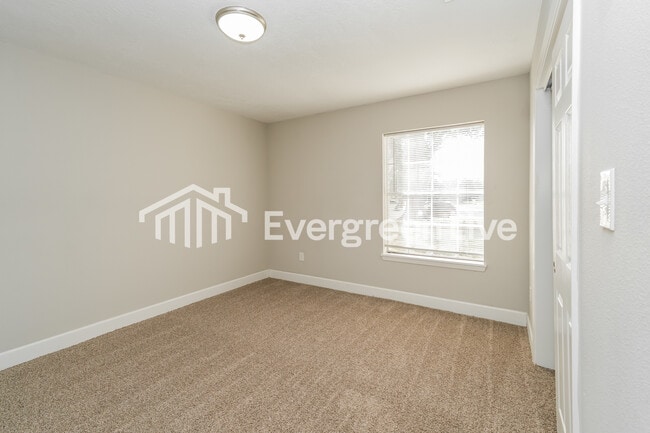 Building Photo - 5100 Goose Creek Dr