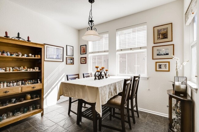 Building Photo - 2 bed, plus office - Ground Floor Condo - ...