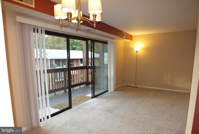 Building Photo - 7600 Savannah St