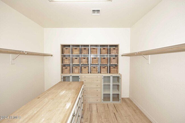 Building Photo - 3841 E Palo Verde St